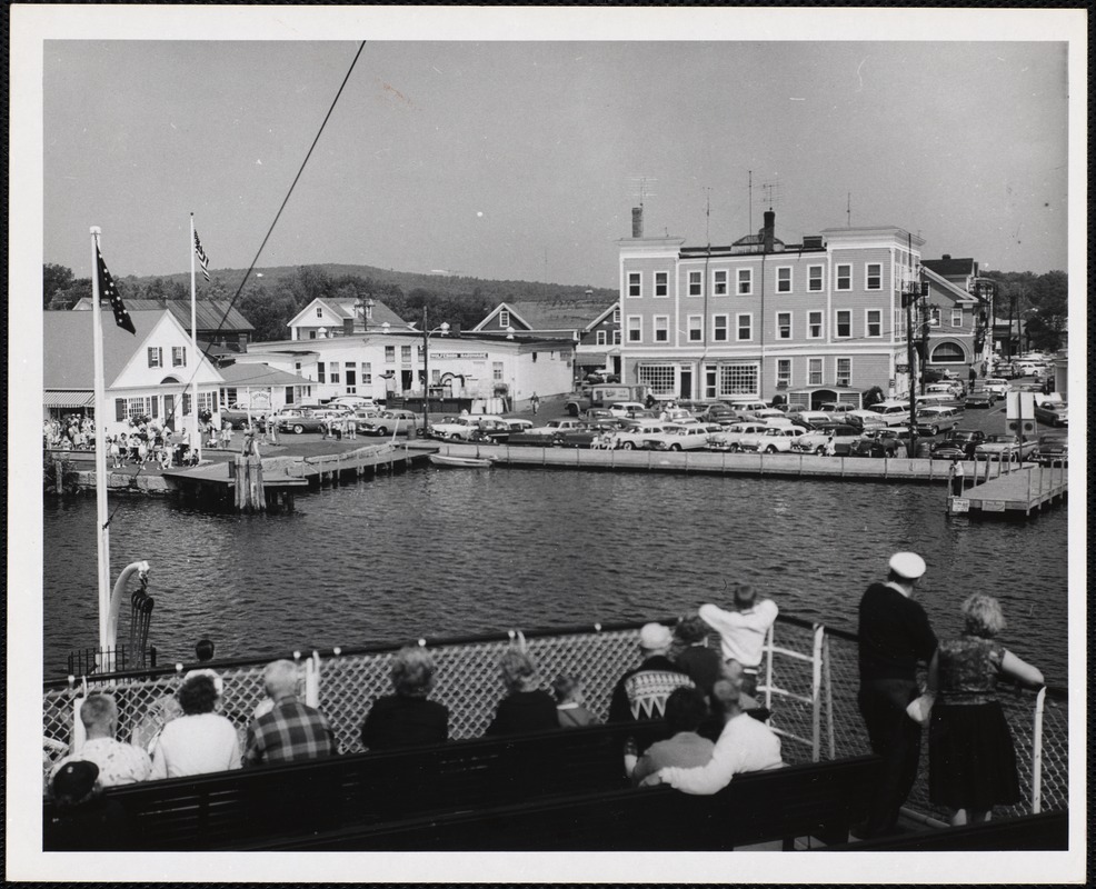 Steamer MT. Washington coming in to Wolfeborough - Lake Winnipesaukee, N.H.