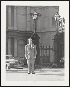 Mayor at Jackson Square with St. Louis Cathedral in the background.