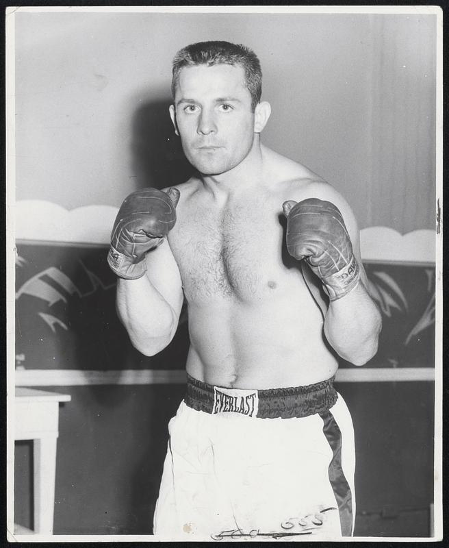 Lowell's Billy Ryan, sporting a 23-3-2 record including 17 knockout ...