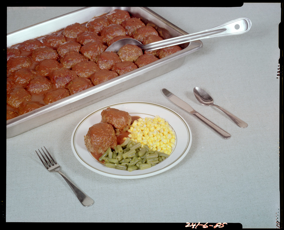 Food lab, beef porcupines with green table cloth