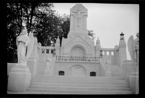 Statues on the grounds of the Basilica of Sainte-Thérèse, Lisieux