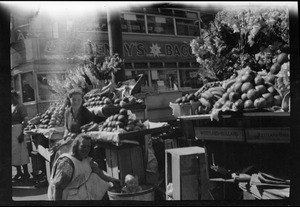 Flower sellers at Nelson's Pillar, Dublin