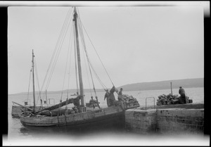 Kilronan, Inishmore, Aran Islands, Co. Galway, loading iodine for France to be used in making perfume