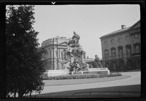 Statue of Queen Victoria in front of the Dáil and National Library of Ireland, Dublin, Ireland