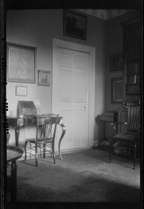 10 Pembroke Rd., Dublin, Ireland, corner of the drawing room in Miss Gleeson's home