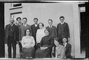 John O' Connor at left, his son Ned beside him, his daughter Rita at Mrs. Hurley's left hand. Mrs. Hurley and her family, Drinagh