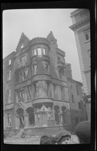 O'Connell St., Dublin, after the bombardment and fire