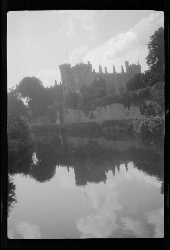 Kilkenny, Ireland, the castle and reflection in the river