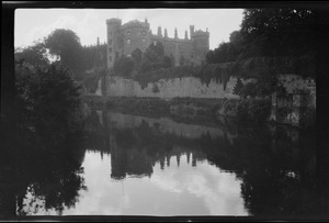 Kilkenny, Ireland, the castle and reflection in the river