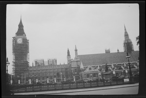 Repairing the tower of Parliament House ("Big Ben"), London