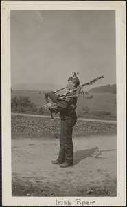 Irish piper