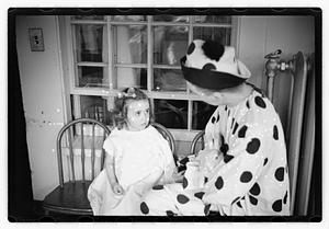 Harry W. Syer magician at Children's Hospital