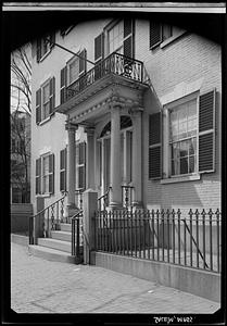 Salem, Chestnut Street, doorway