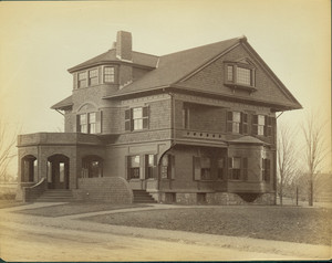 Exterior view of the Dexter House, 74-76 Sewall Avenue, Brookline, Mass.