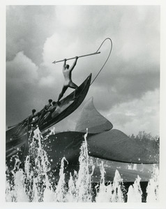 Whaling statue and fountain