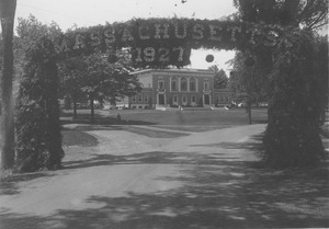 Class of 1927 arch
