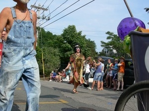 Parade marchers : Provincetown Carnival parade