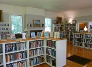 Warwick Free Public Library: interior view of book shelves