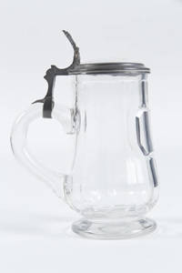 Glass stein with porcelain inlay lid