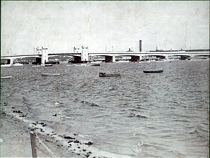 Gateway to Lynn : General Clarence R. Edwards Memorial Bridge
