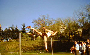 Tom Waddell easily clears 6' 4" (1958)
