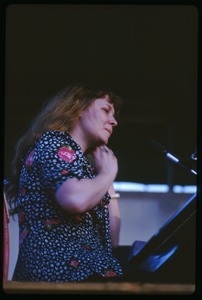 Sandy Denny performing on piano at the Lincoln Folk Festival