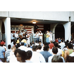 Musicians performing for a crowd at Festival Betances.