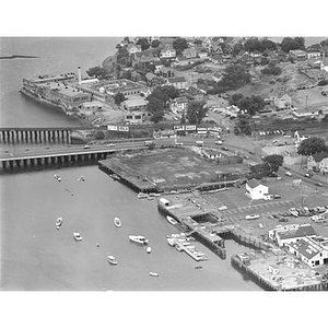 Bridge Street Waterfront, piers, shops, boats, and the area, Graham Elliott, Hunneman and Company, 19 Congress Street, Beverly, MA