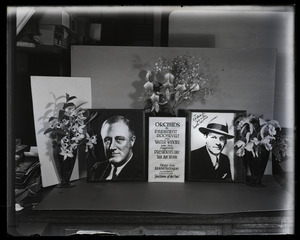 Window display for Presidents' Day