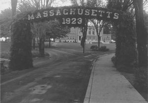 Class of 1923 arch