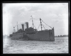 Woodrow Wilson's return from the Paris Peace Conference: S.S. George Washington arriving in Boston