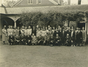 Class of 1945 members with families outside lord jeffrey inn
