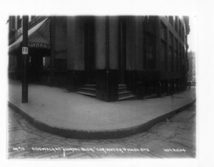 Sidewalk at Journal Building, corner Water and Washington Sts.,sec.5, Boston, Mass., November 20, 1904