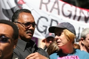 Jesse Jackson (left) talking with Cindy Sheehan during the march opposing the war in Iraq