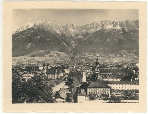 Innsbruck vom Berg Isel gegen die Nordkette