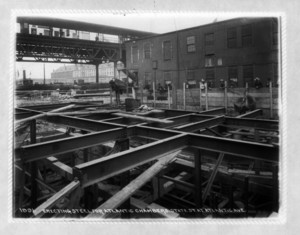 Erecting steelwork Atlantic chambers State St. at Atlantic Ave.
