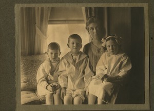 Florence Porter Lyman with children