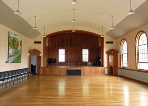 Munson Memorial Library: interior view of auditorium