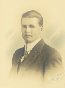 Class of 1913 or 1914, unidentified man