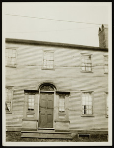 Exterior view of old house near the Jackson House, Portsmouth, New Hampshire, April 1923