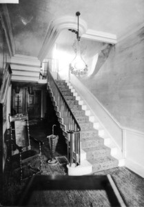 Carter-Tilton House, 102 State St., Newburyport, Mass., Corridor., Stairwell..