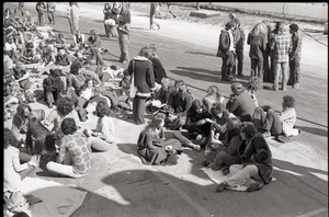 Hollywood Speedway Rock Festival: crowd lying around, waiting for concert