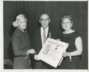 David Wishner receiving award at Thanksgiving celebration