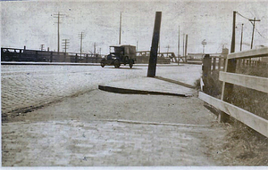 Broadway Bridge 1922