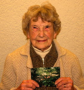 Doris Pratt at the Stoneham Mass. Memories Road Show