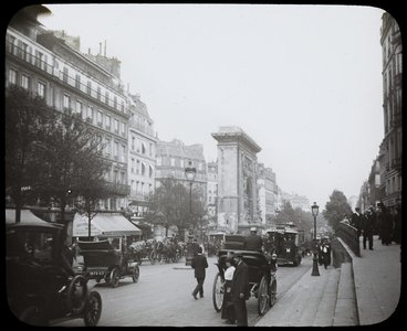 Boulevard de Bonne Nouvelle and the Porte Saint-Denis