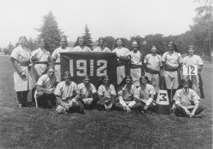 Class of 1912 at 10th reunion holding banner