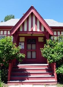 M. N. Spear Public Library, Shutesbury Mass.: close-up of front entrance