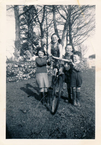 Sisters and brother in Ireland