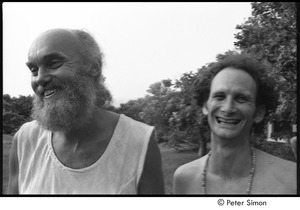 Ram Dass (l.) with an unidentified man